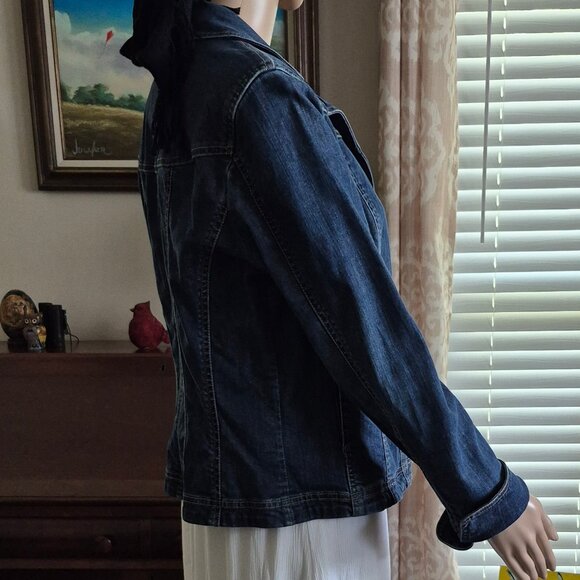 Cold Water Denim Jacket M. EUC - Picture 5 of 9